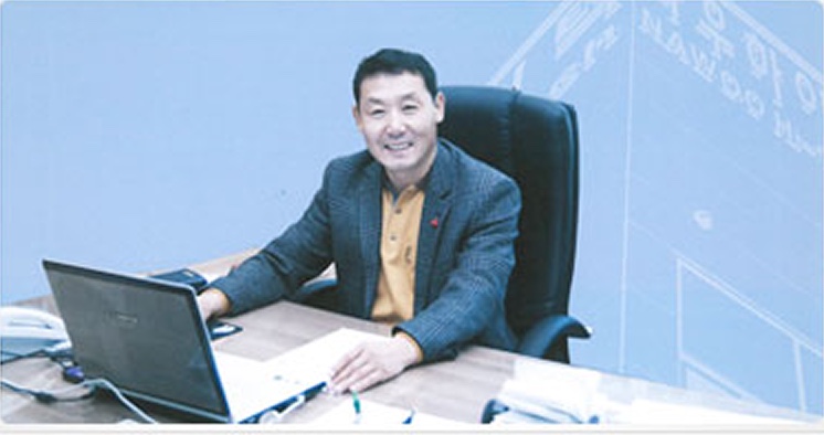 집무실에서 촬영한 나우하이텍 대표 김재욱