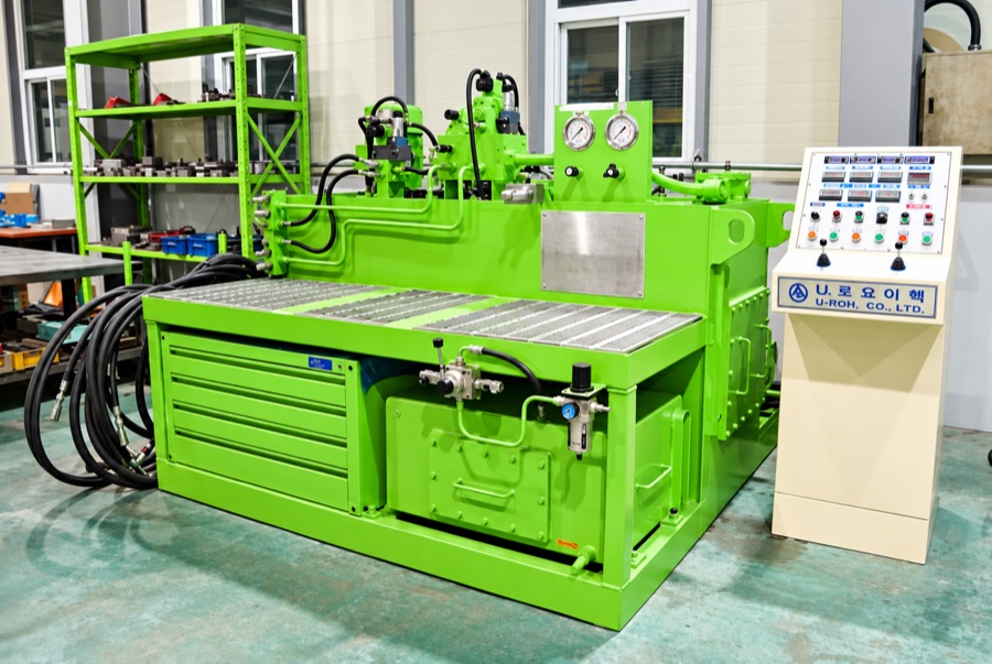 Automatic test machine oil hydraulic cylinder